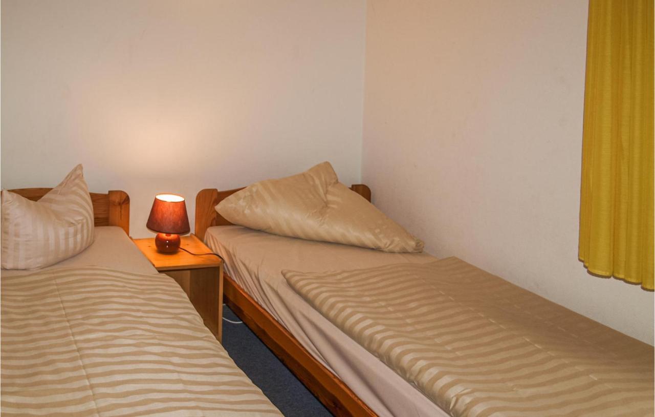 2 Bedroom Beautiful Home In Plau Am See Extérieur photo